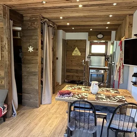 Cosy 48 M With Panoramic View